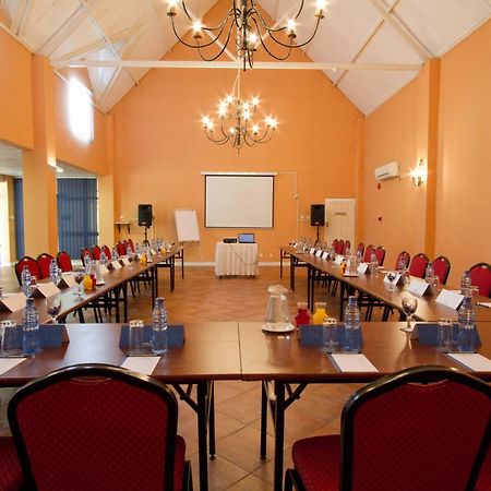 Protea Hotel By Marriott Chingola Ngoại thất bức ảnh