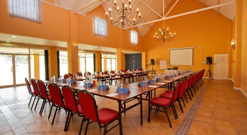 Protea Hotel By Marriott Chingola Ngoại thất bức ảnh
