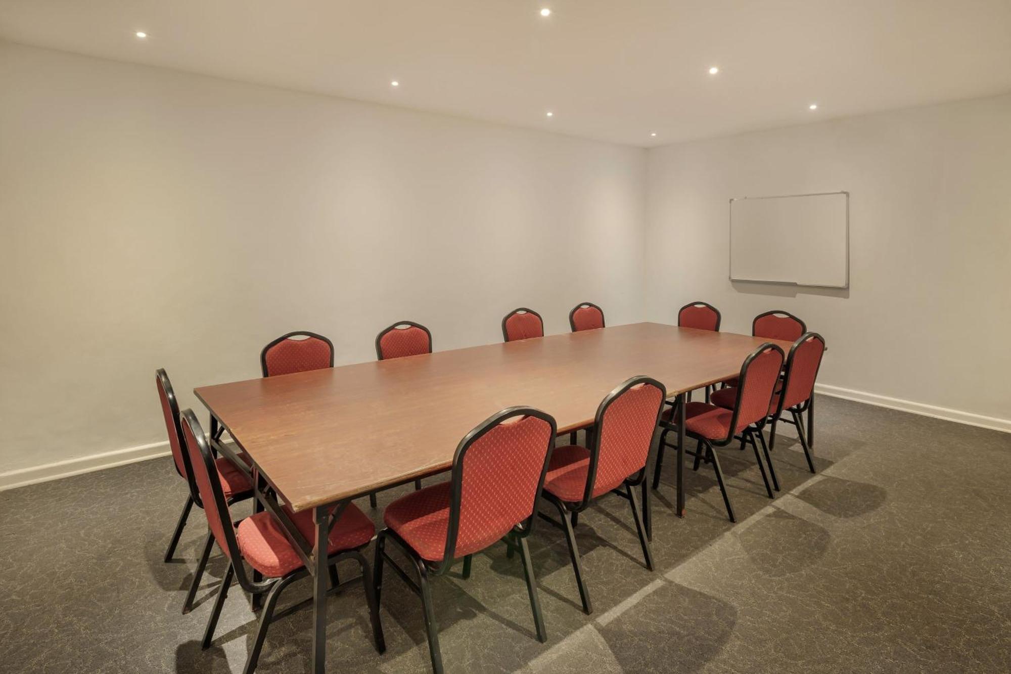 Protea Hotel By Marriott Chingola Ngoại thất bức ảnh