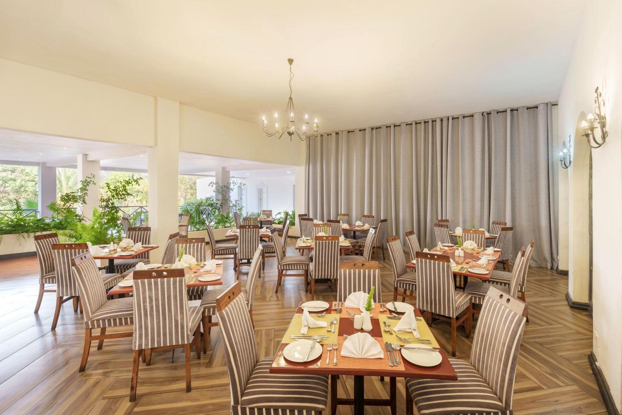 Protea Hotel By Marriott Chingola Ngoại thất bức ảnh