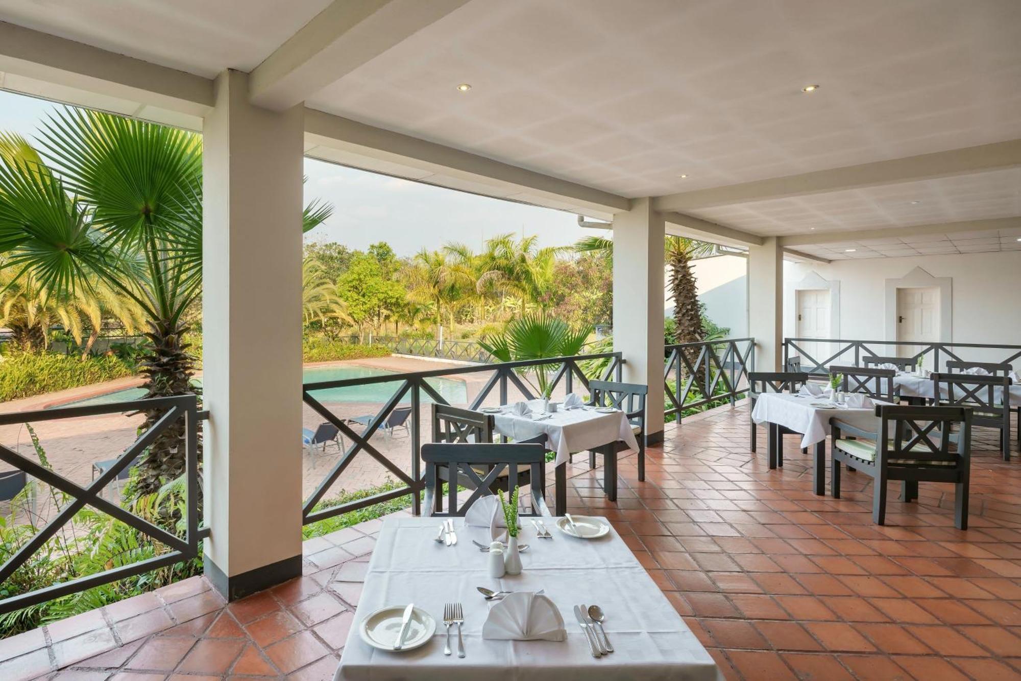 Protea Hotel By Marriott Chingola Ngoại thất bức ảnh